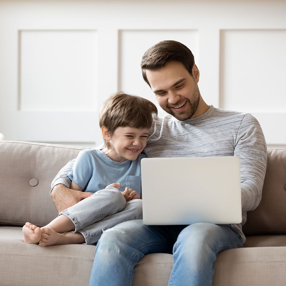 Vater und Sohn Videoberatung